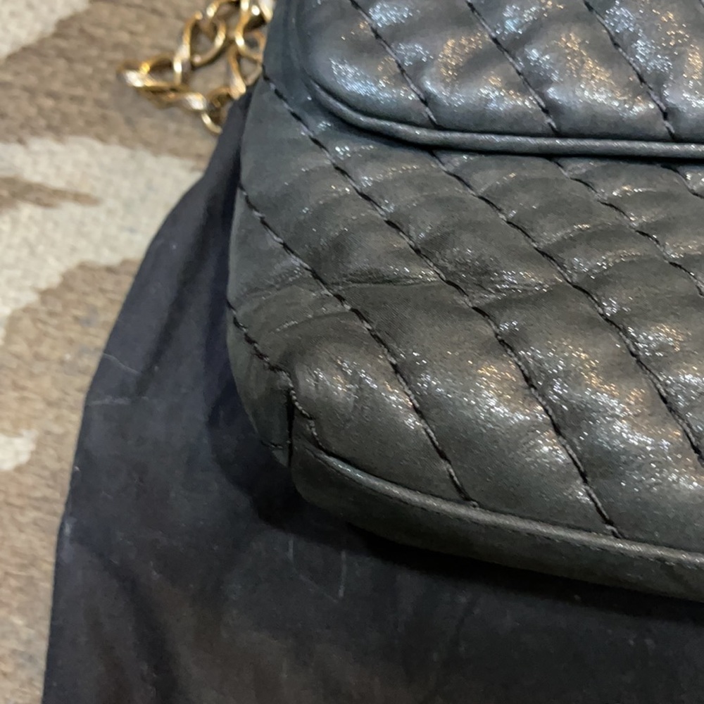 Chanel handbag like new only used a few times - Picture 13 of 16